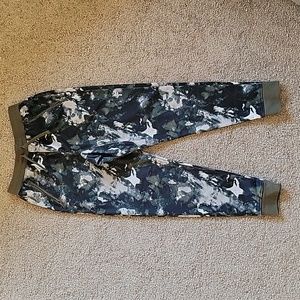 Under Armour Youth Green Camo Joggers Medium